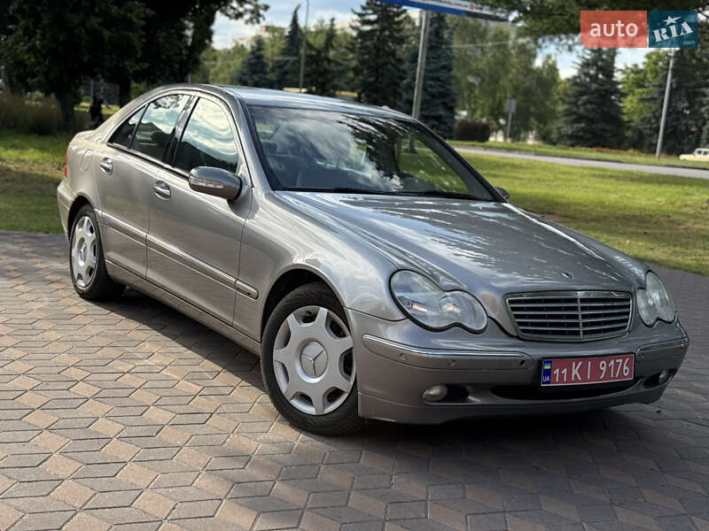 Седан Mercedes-Benz C-Class 2005 в Лубнах