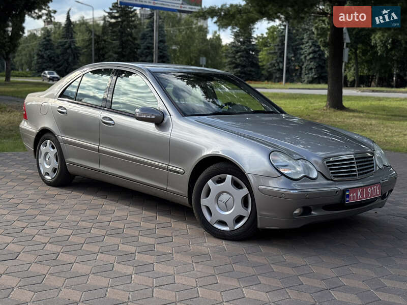 Седан Mercedes-Benz C-Class 2005 в Лубнах