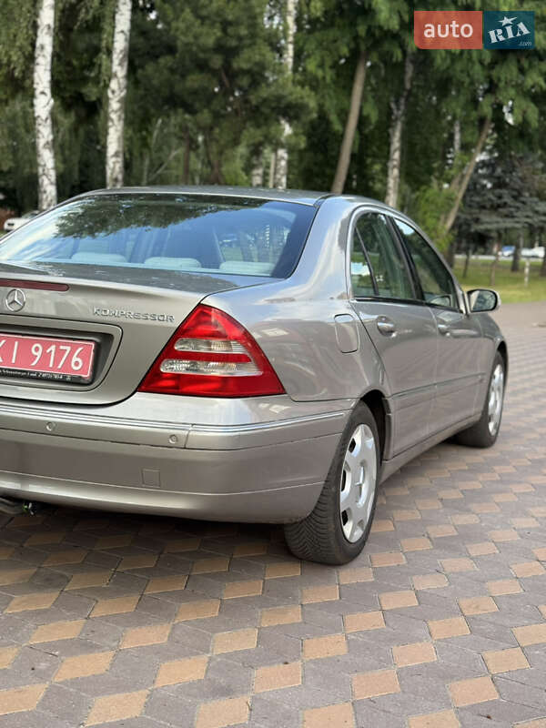 Седан Mercedes-Benz C-Class 2005 в Лубнах