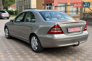 Седан Mercedes-Benz C-Class 2005 в 