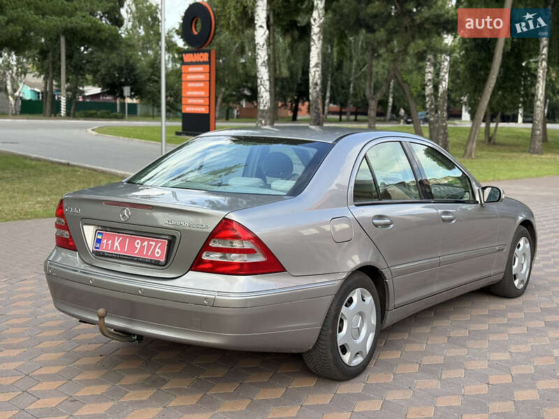 Седан Mercedes-Benz C-Class 2005 в Лубнах