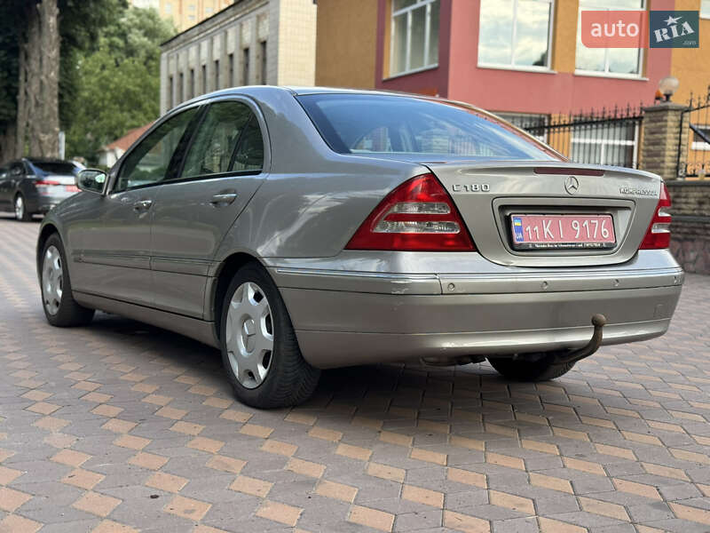 Седан Mercedes-Benz C-Class 2005 в Лубнах