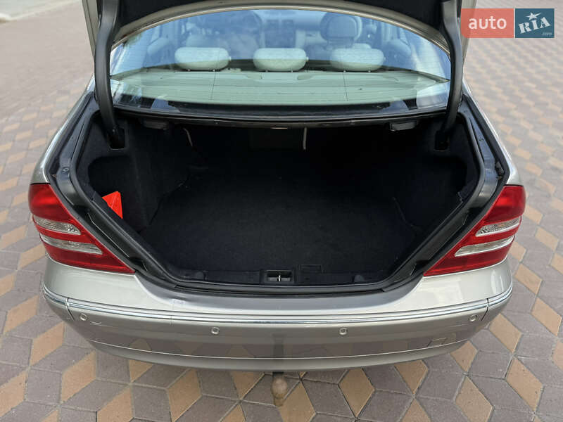 Седан Mercedes-Benz C-Class 2005 в Лубнах