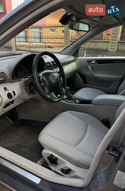 Седан Mercedes-Benz C-Class 2005 в 