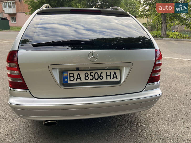 Універсал Mercedes-Benz C-Class 2004 в Гайвороні