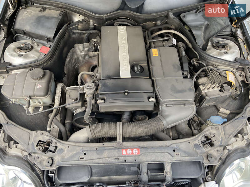 Універсал Mercedes-Benz C-Class 2004 в Гайвороні