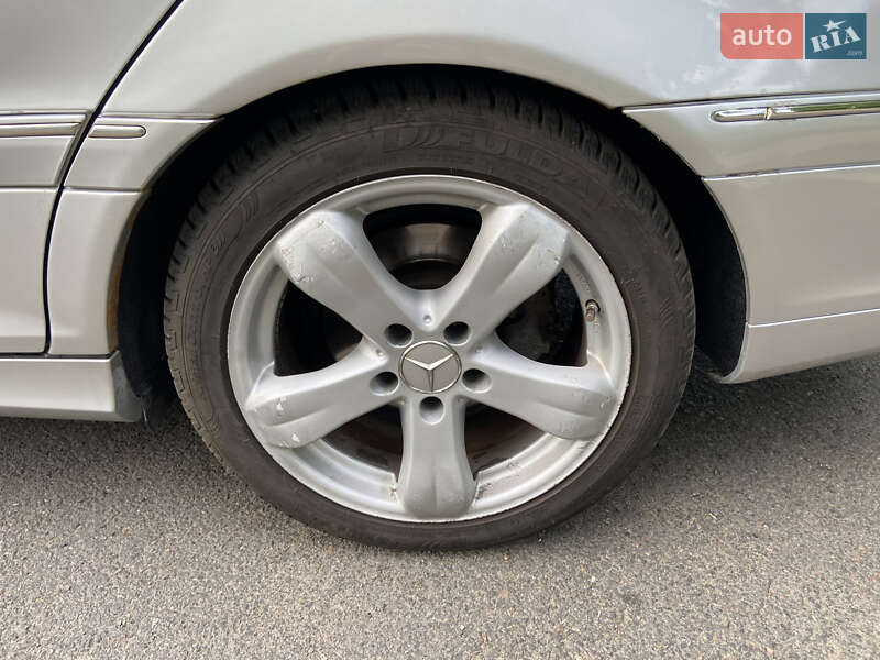 Універсал Mercedes-Benz C-Class 2004 в Гайвороні