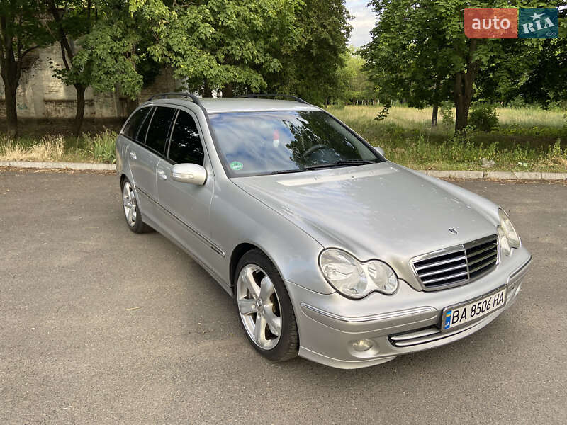 Універсал Mercedes-Benz C-Class 2004 в Гайвороні