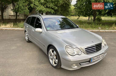 Универсал Mercedes-Benz C-Class 2004 в 