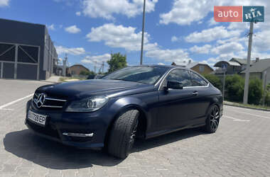 Купе Mercedes-Benz C-Class 2012 в 
