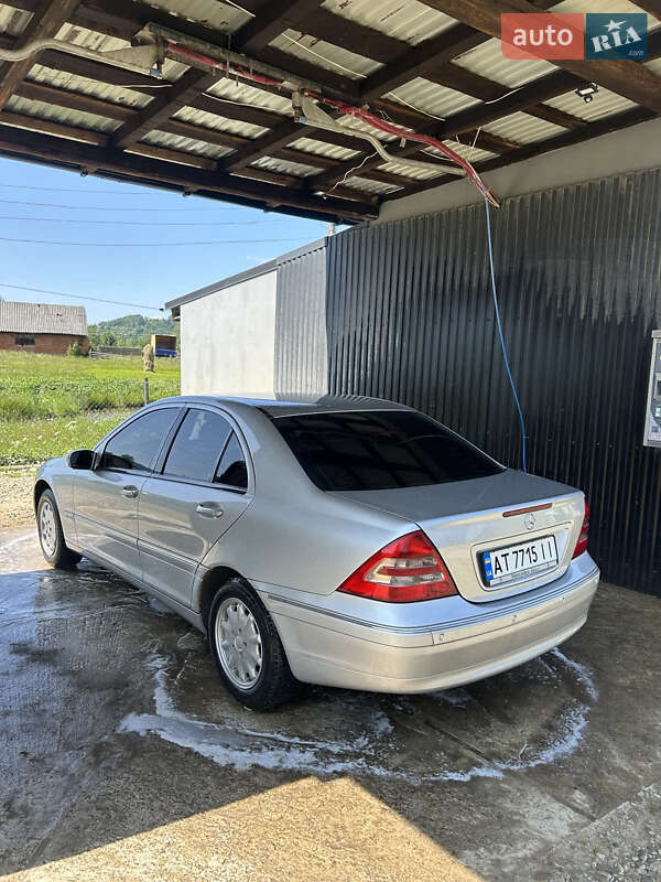Седан Mercedes-Benz C-Class 2003 в Коломые