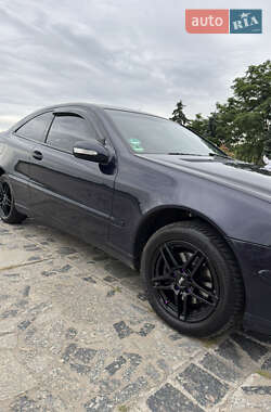 Купе Mercedes-Benz C-Class 2004 в 