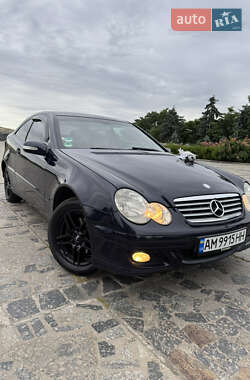 Купе Mercedes-Benz C-Class 2004 в 