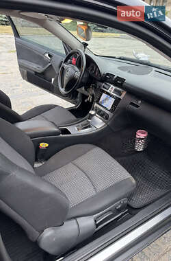 Купе Mercedes-Benz C-Class 2004 в 