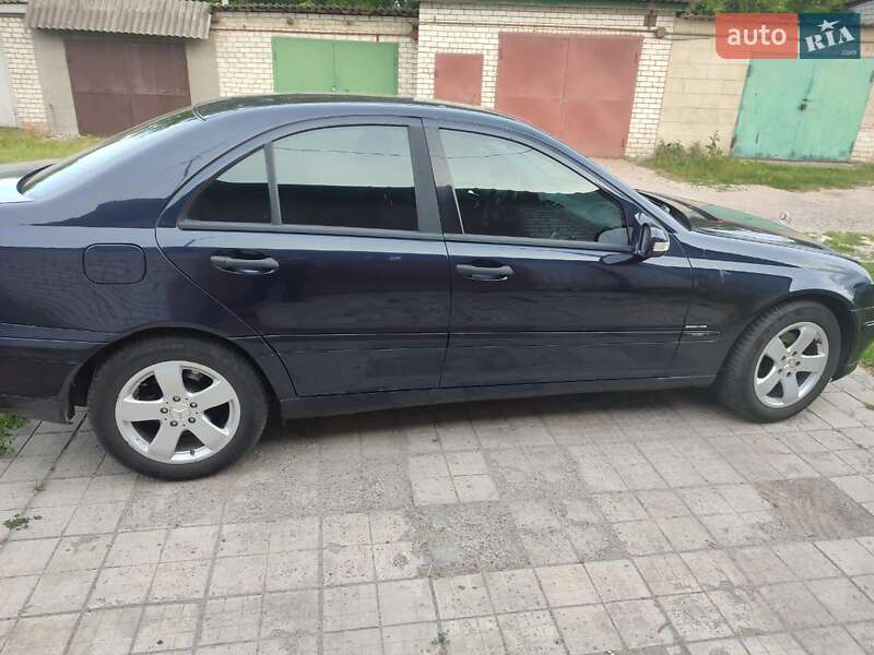 Седан Mercedes-Benz C-Class 2000 в Харкові