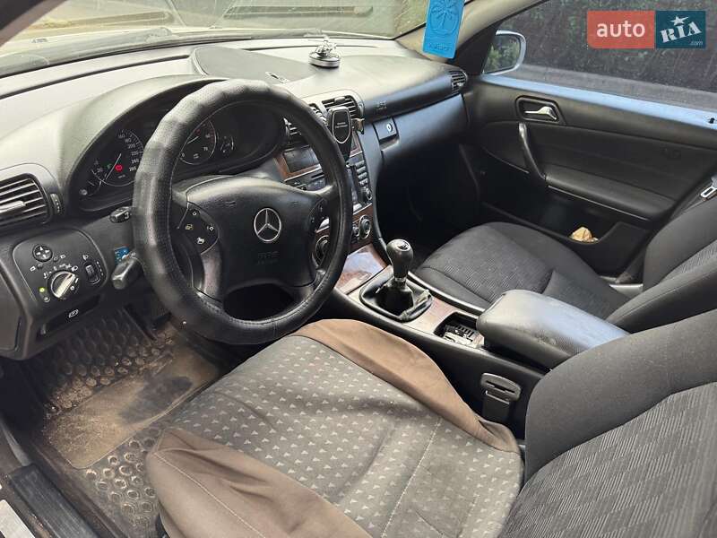 Седан Mercedes-Benz C-Class 2005 в Киеве фото 10 Седан Mercedes-Benz C-Class 2005 в Киеве
