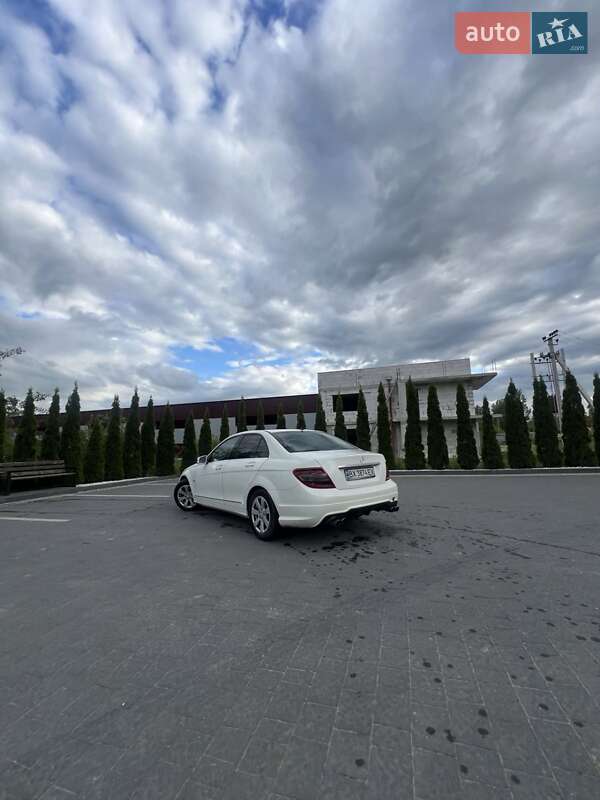 Седан Mercedes-Benz C-Class 2010 в Надворной