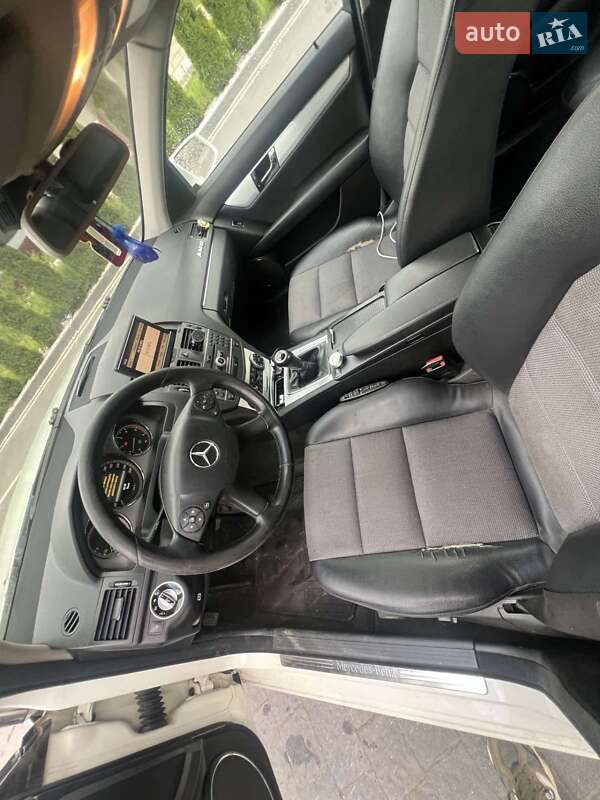 Седан Mercedes-Benz C-Class 2010 в Надворной