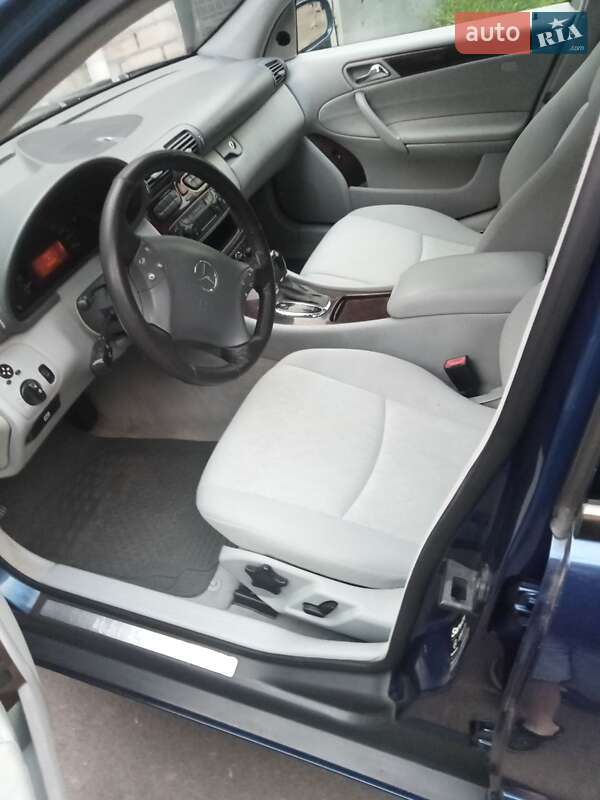 Седан Mercedes-Benz C-Class 2001 в Житомирі
