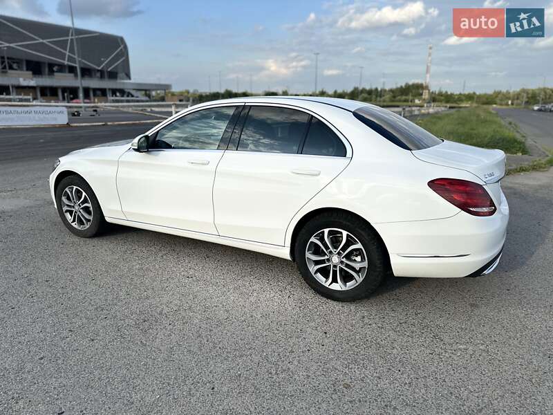 Седан Mercedes-Benz C-Class 2014 в Львове