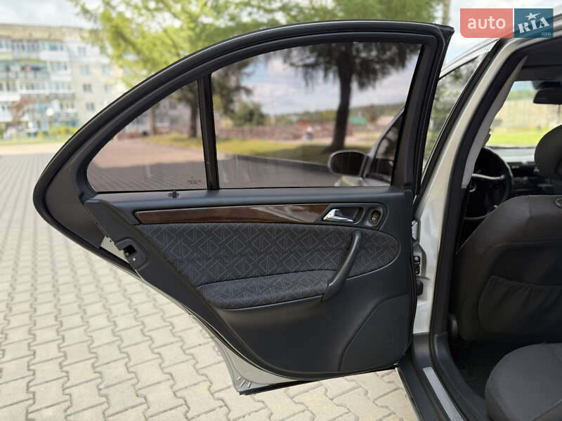 Седан Mercedes-Benz C-Class 2001 в Звягеле