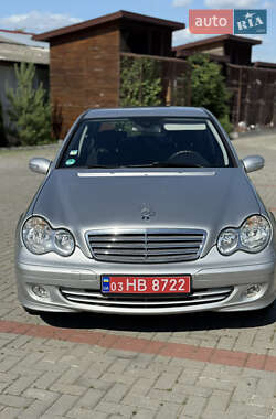 Седан Mercedes-Benz C-Class 2005 в Золочеві