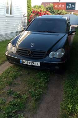 Седан Mercedes-Benz C-Class 2003 в Корце