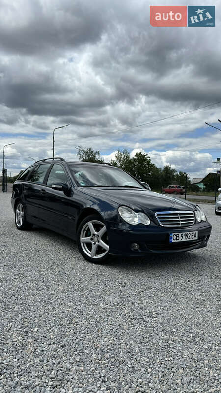 Mercedes-Benz C-Class 2004