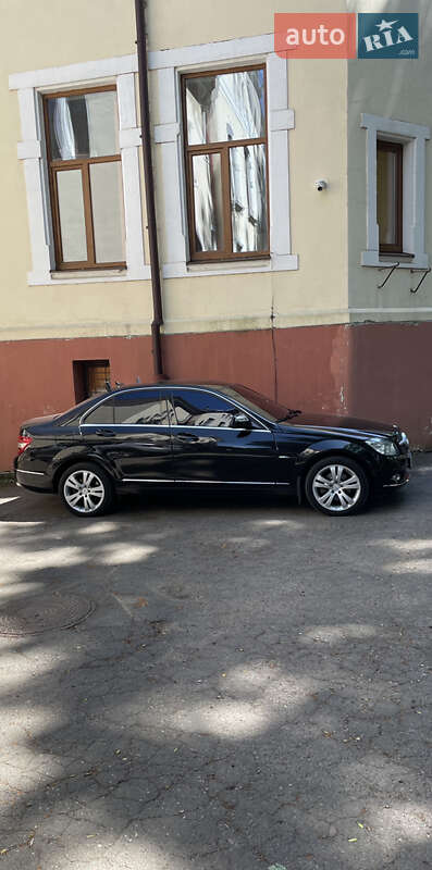 Седан Mercedes-Benz C-Class 2007 в Черновцах