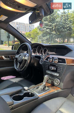 Седан Mercedes-Benz C-Class 2011 в 
