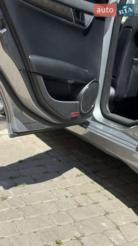 Универсал Mercedes-Benz C-Class 2008 в Черновцах
