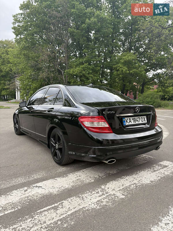 Седан Mercedes-Benz C-Class 2010 в Киеве