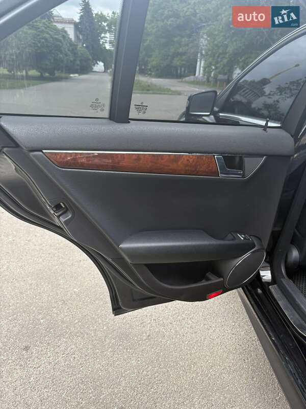 Седан Mercedes-Benz C-Class 2010 в Киеве