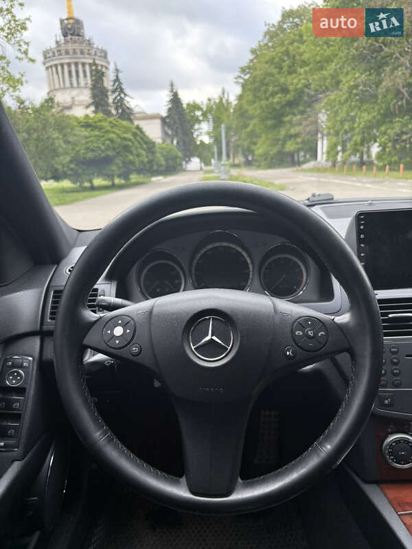 Седан Mercedes-Benz C-Class 2010 в Киеве