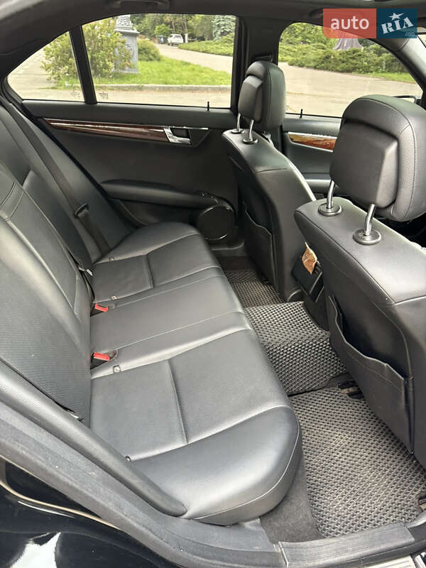 Седан Mercedes-Benz C-Class 2010 в Киеве