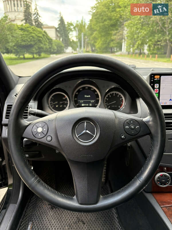 Седан Mercedes-Benz C-Class 2010 в Киеве