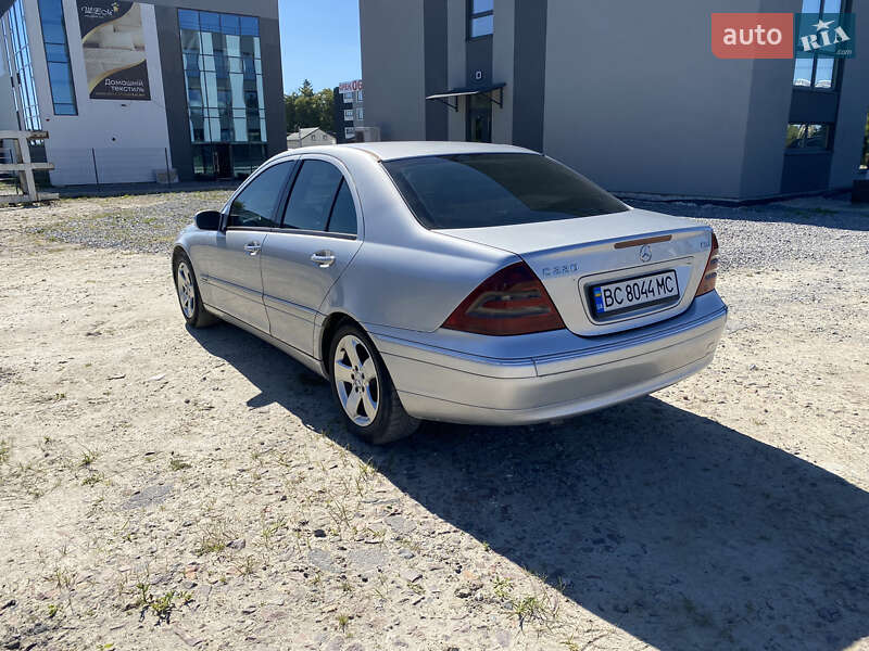 Седан Mercedes-Benz C-Class 2003 в Холодноводке