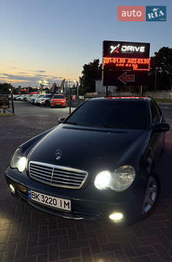 Седан Mercedes-Benz C-Class 2006 в 