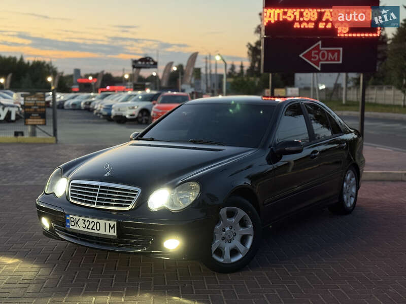 Седан Mercedes-Benz C-Class 2006 в Ровно