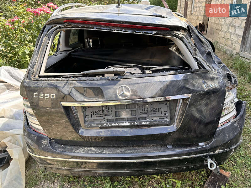 Mercedes-Benz C-Class 2011