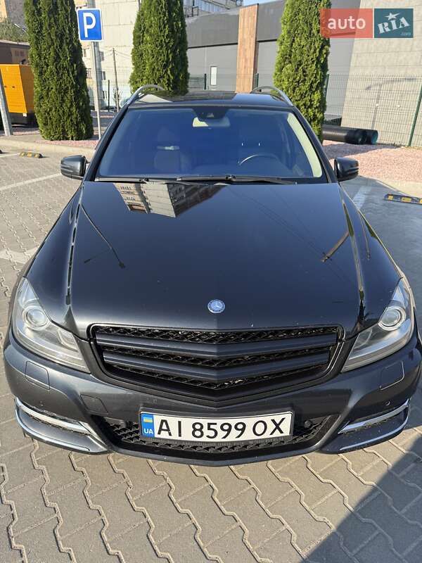 Универсал Mercedes-Benz C-Class 2011 в Житомире