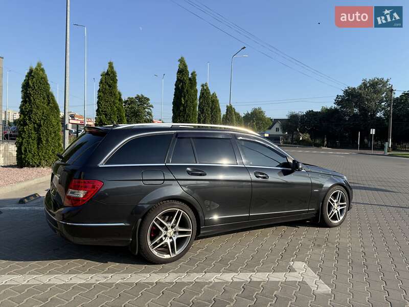 Универсал Mercedes-Benz C-Class 2011 в Житомире