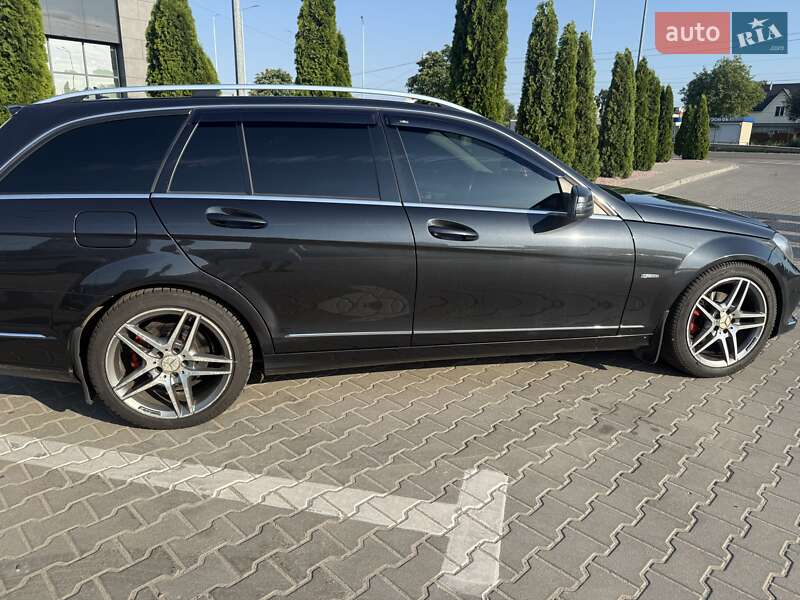 Универсал Mercedes-Benz C-Class 2011 в Житомире