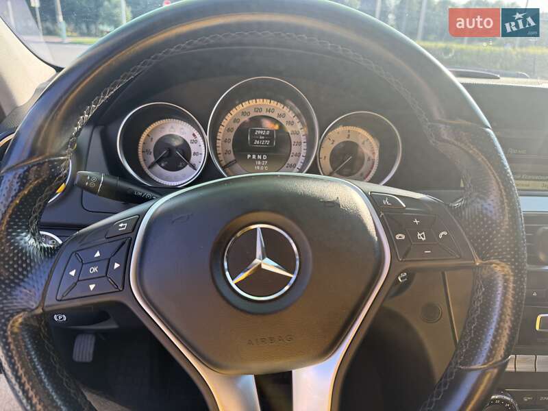 Универсал Mercedes-Benz C-Class 2011 в Житомире
