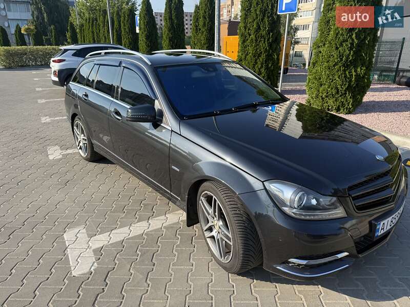 Универсал Mercedes-Benz C-Class 2011 в Житомире