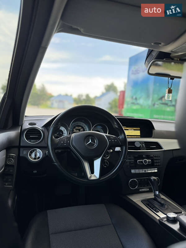 Седан Mercedes-Benz C-Class 2012 в Мостиській