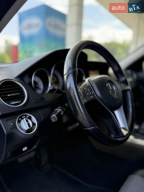 Седан Mercedes-Benz C-Class 2012 в Мостиській