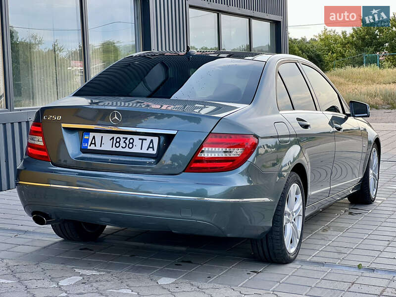 Седан Mercedes-Benz C-Class 2011 в Черкассах