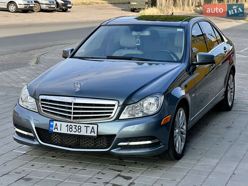 Седан Mercedes-Benz C-Class 2011 в Черкассах