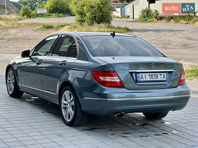 Седан Mercedes-Benz C-Class 2011 в Черкассах